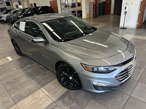 Used 2024 Chevrolet Malibu LT FWD image 2