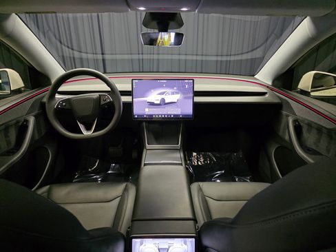 Used 2026 Tesla Model Y Long Range image 21