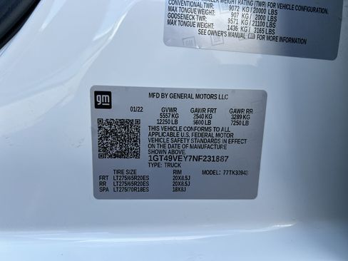 Certified 2022 GMC Sierra 3500 AT4 w/ AT4 Preferred Package AWD/4WD image 5