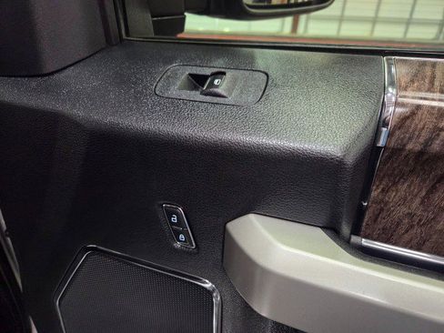 Used 2019 Ford F250 Lariat w/ Lariat Ultimate Package image 40