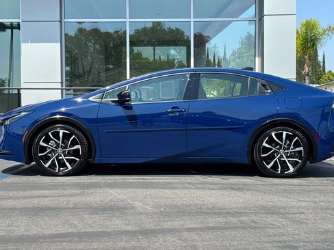 Certified 2025 Toyota Prius Plug-In Hybrid image 8