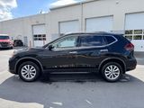 Used 2018 Nissan Rogue SV image 2