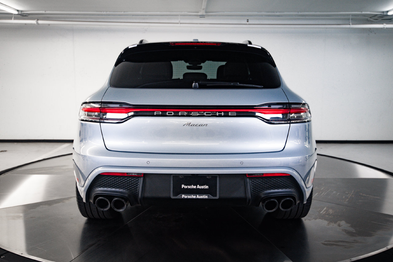 Certified 2026 Porsche Macan AWD/4WD image 6