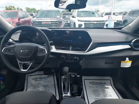 New 2026 Chevrolet Trax LT w/ Driver Confidence Package FWD image 15