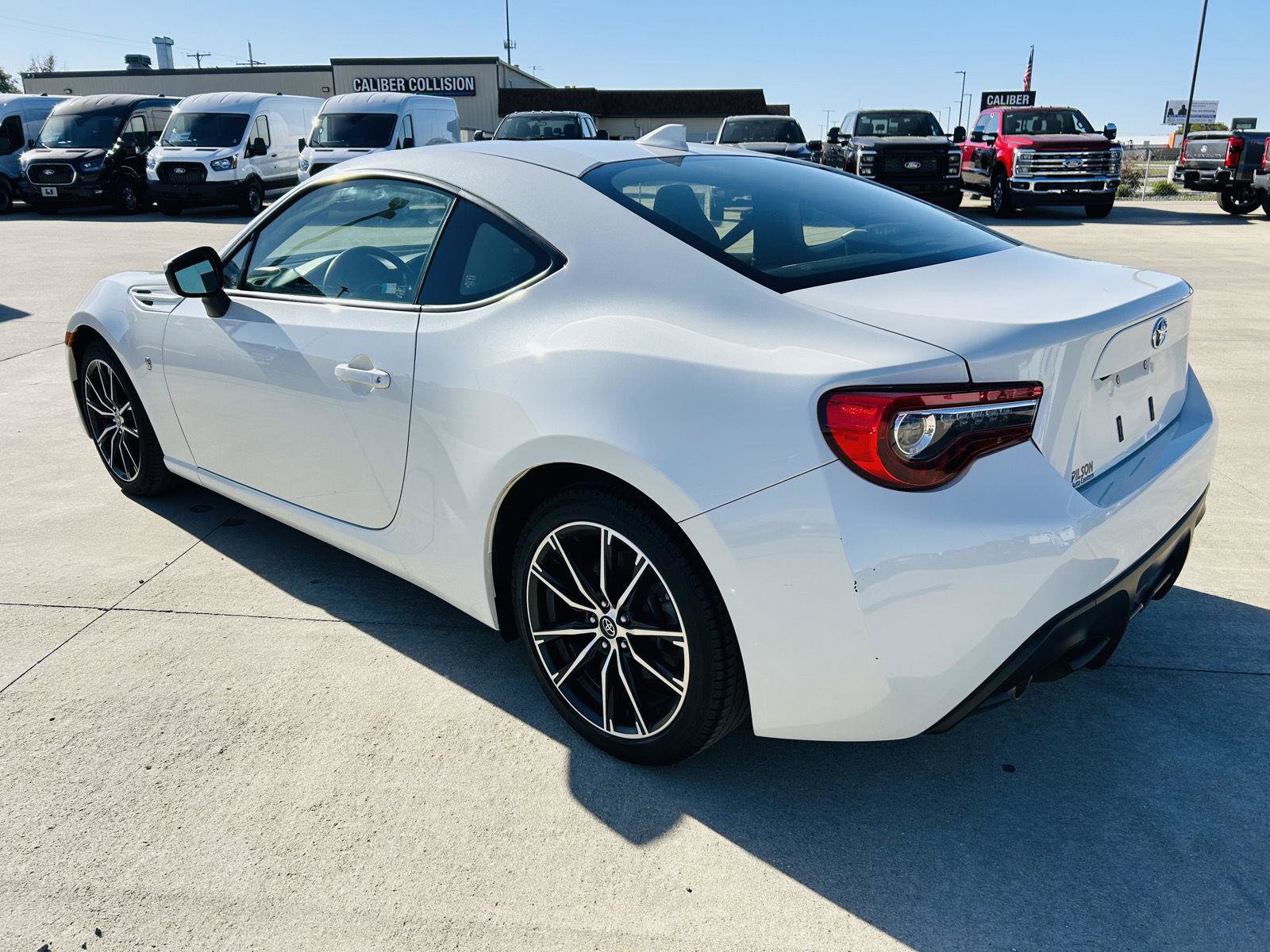 Used 2017 Toyota 86 RWD image 26