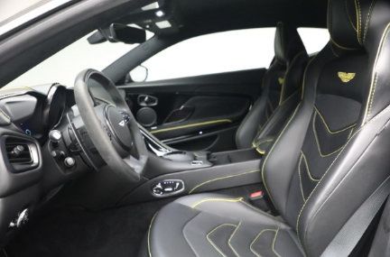 Used 2019 Aston Martin DBS Superleggera RWD image 2