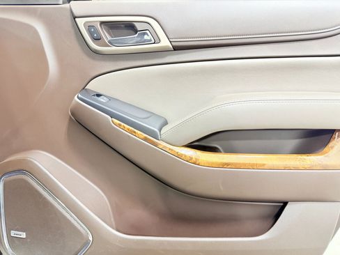 Used 2015 GMC Yukon Denali w/ Premium Package image 25