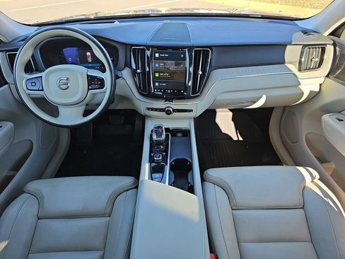 Used 2022 Volvo XC60 B5 Inscription w/ Advanced Package image 11