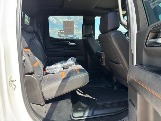 Used 2023 GMC Sierra 1500 AT4 w/ AT4 Premium Package AWD/4WD image 14