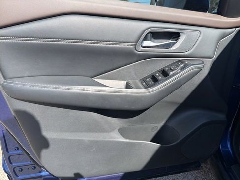 Certified 2023 Nissan Rogue SV w/ SV Premium B Package image 7