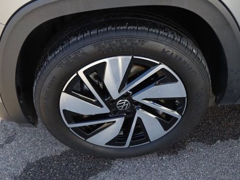 Used 2024 Volkswagen Atlas SE image 13