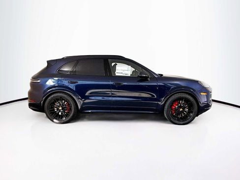 New 2026 Porsche Cayenne GTS image 8