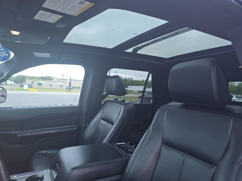 Used 2021 Ford Expedition XLT AWD/4WD image 14