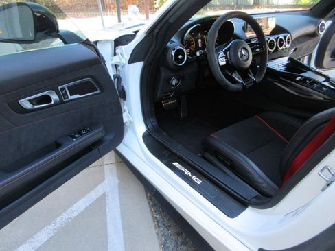 Used 2021 Mercedes-Benz AMG GT C image 9