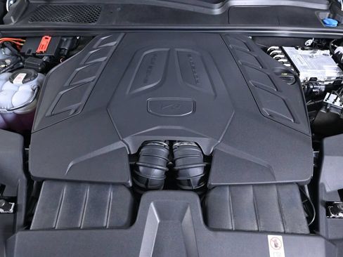 Certified 2025 Porsche Cayenne GTS AWD/4WD image 26