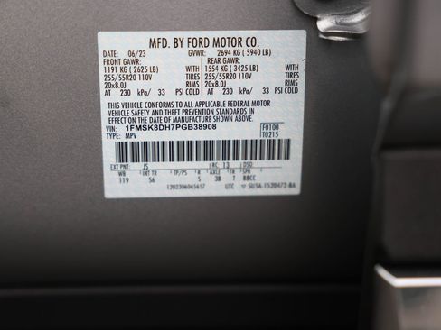 Used 2023 Ford Explorer XLT w/ Equipment Group 202A AWD/4WD image 41