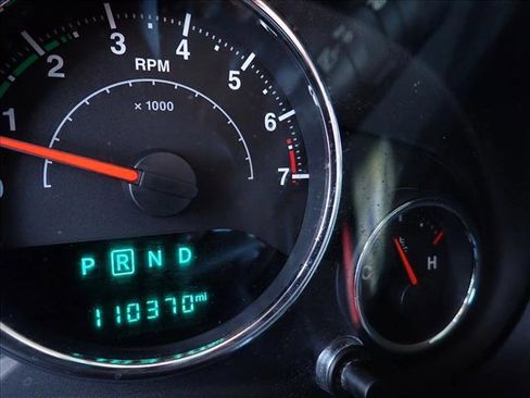 Used 2018 Jeep Wrangler Unlimited Sahara w/ Connectivity Group AWD/4WD image 23