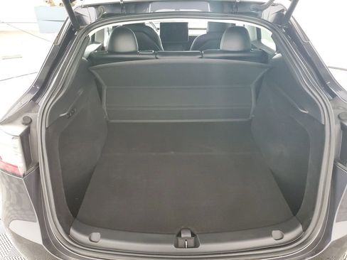 Used 2024 Tesla Model Y Long Range image 32