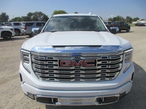 New 2026 GMC Sierra 1500 Denali w/ Denali Reserve Package AWD/4WD image 13
