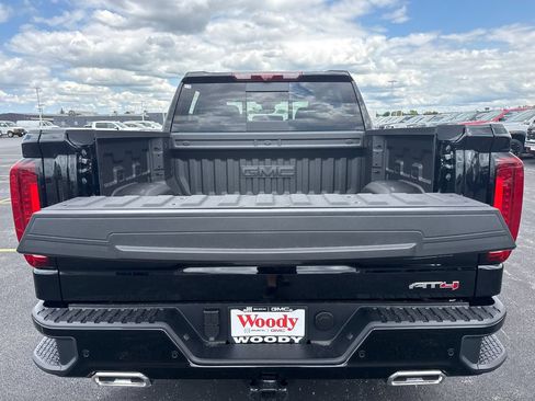 New 2026 GMC Sierra 1500 AT4 w/ AT4 Premium Package AWD/4WD image 32