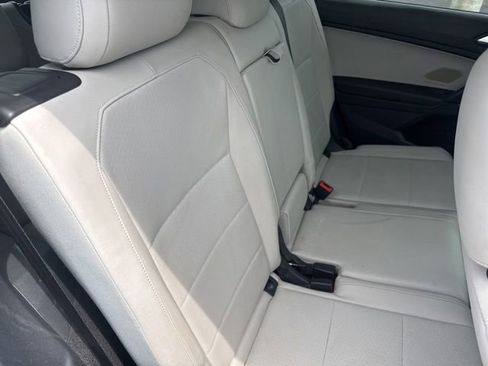 Used 2019 Volkswagen Tiguan SEL FWD image 18