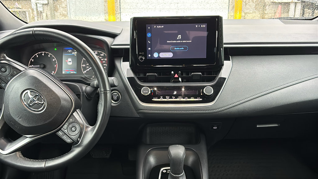 Used 2025 Toyota Corolla SE FWD image 8