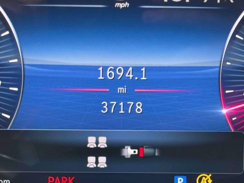 Used 2024 Mercedes-Benz GLS 580 4MATIC image 28
