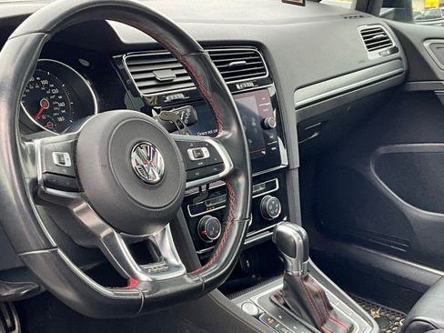 Used 2019 Volkswagen GTI SE image 3