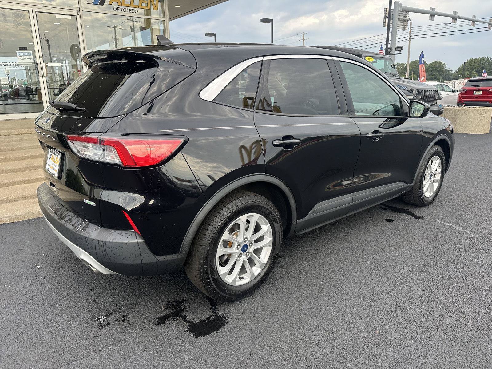 Used 2020 Ford Escape SE FWD image 12