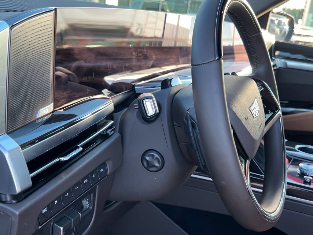 Used 2026 Cadillac Escalade Luxury w/ Touring Package AWD/4WD image 19