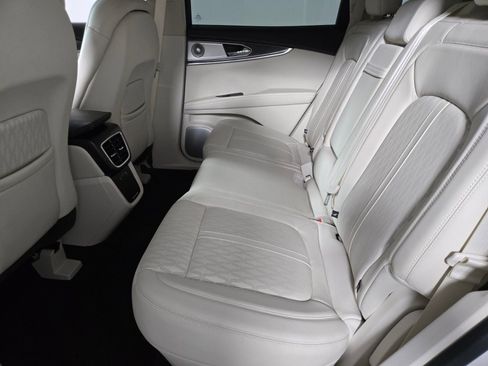 Certified 2019 Lincoln Nautilus Black Label w/ Cargo Utility Package FWD image 12