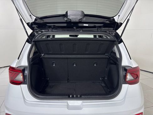 Used 2023 Hyundai Venue Limited w/ Cargo Package image 23