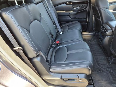 Used 2025 Honda Pilot EX-L image 20
