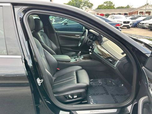 Used 2018 BMW 530i xDrive AWD/4WD image 26