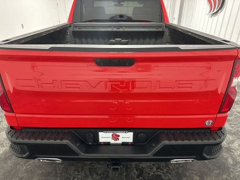Used 2019 Chevrolet Silverado 1500 Custom Trail Boss w/ Custom Convenience Package AWD/4WD image 7