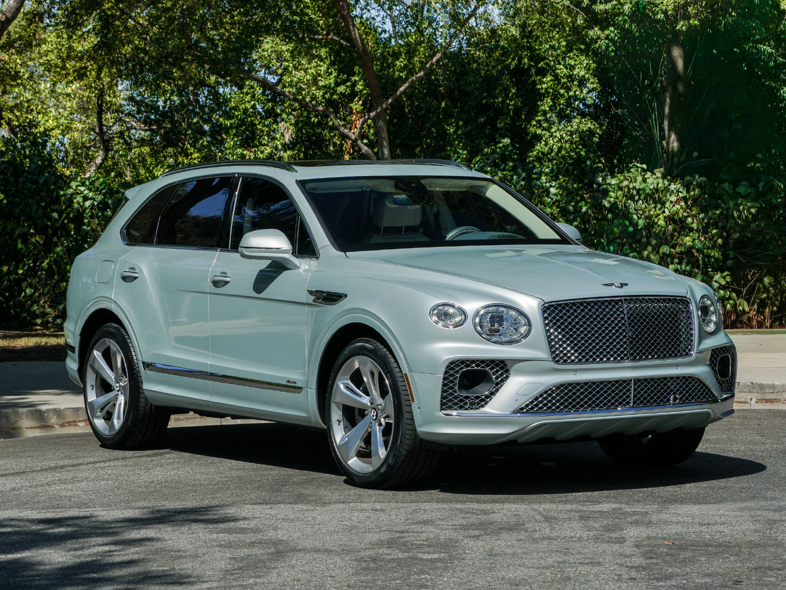 Certified 2023 Bentley Bentayga AWD/4WD image 9