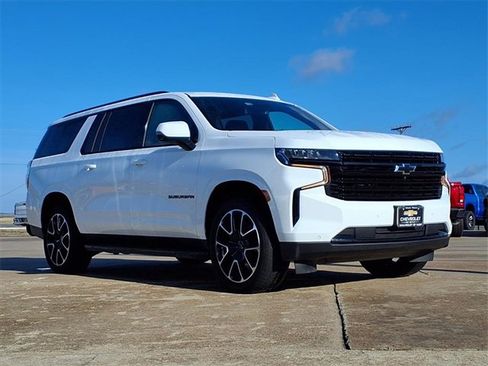 Used 2024 Chevrolet Suburban RST w/ Sport Performance Package image 3