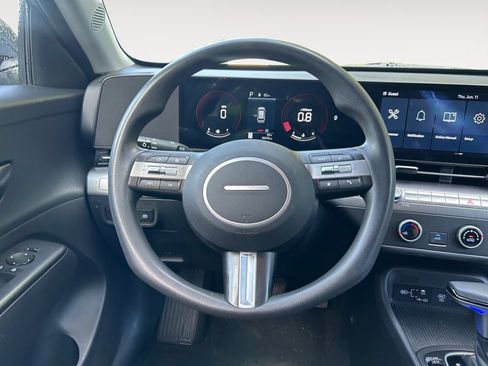 Used 2024 Hyundai Kona SE AWD/4WD image 12