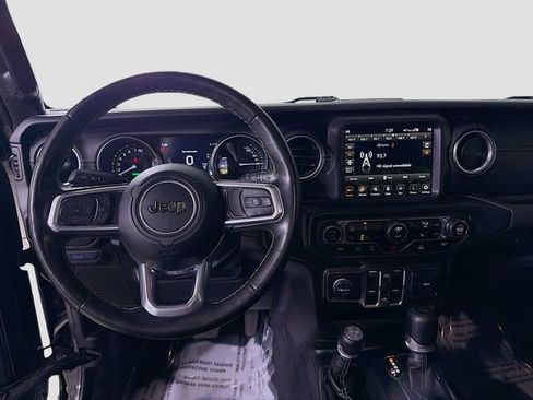 Used 2022 Jeep Wrangler Unlimited Sahara w/ Cold Weather Group image 23