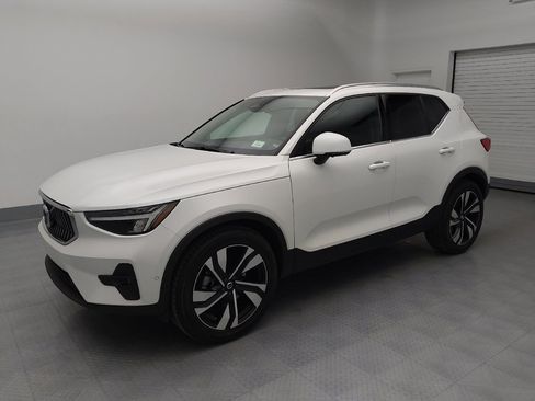 Used 2023 Volvo XC40 B5 Ultimate w/ Protection Package Premier image 2