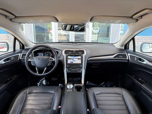 Used 2018 Ford Fusion SE w/ Equipment Group 602A FWD image 22