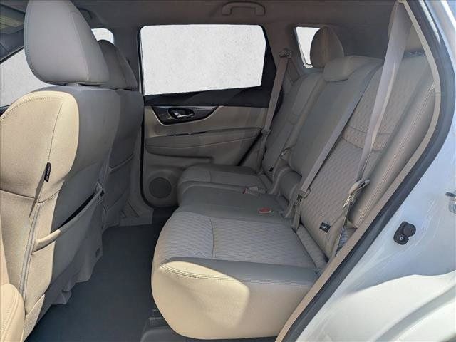 Used 2020 Nissan Rogue SV FWD image 17