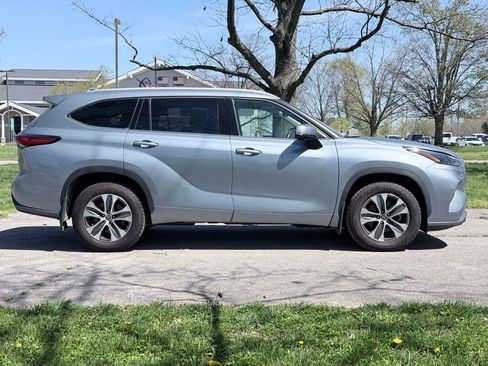 Used 2022 Toyota Highlander XLE image 39