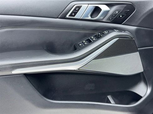 Used 2022 BMW X5 M50i image 41