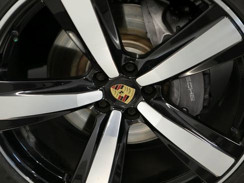 Used 2023 Porsche Macan AWD/4WD image 11