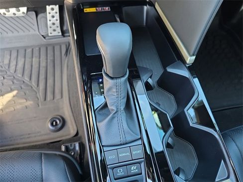 Used 2025 Toyota Camry XSE image 21