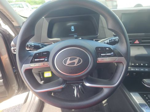 Used 2026 Hyundai Elantra Hybrid FWD image 27