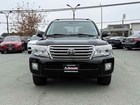 Used 2015 Toyota Land Cruiser image 2