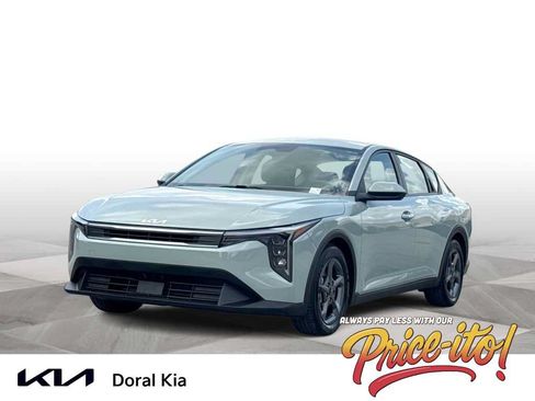 Certified 2025 Kia K4 FWD image 1
