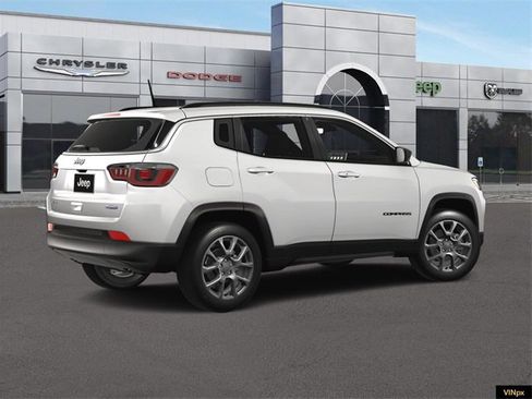 New 2024 Jeep Compass Latitude w/ Sun and Sound Group image 8